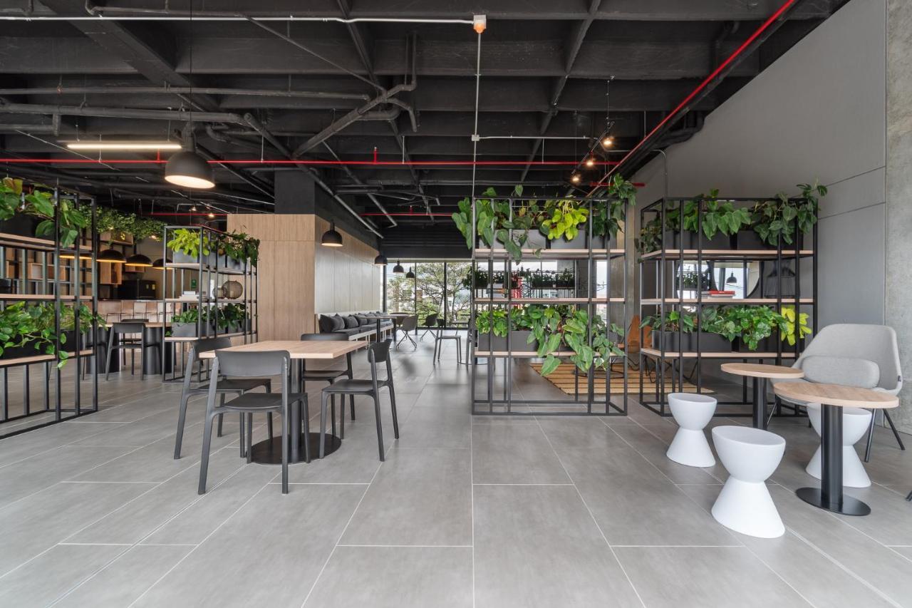 Apartamentos Go Living & Suites By Housy Host Medellín Zewnętrze zdjęcie