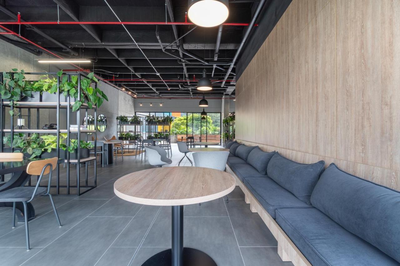 Apartamentos Go Living & Suites By Housy Host Medellín Zewnętrze zdjęcie