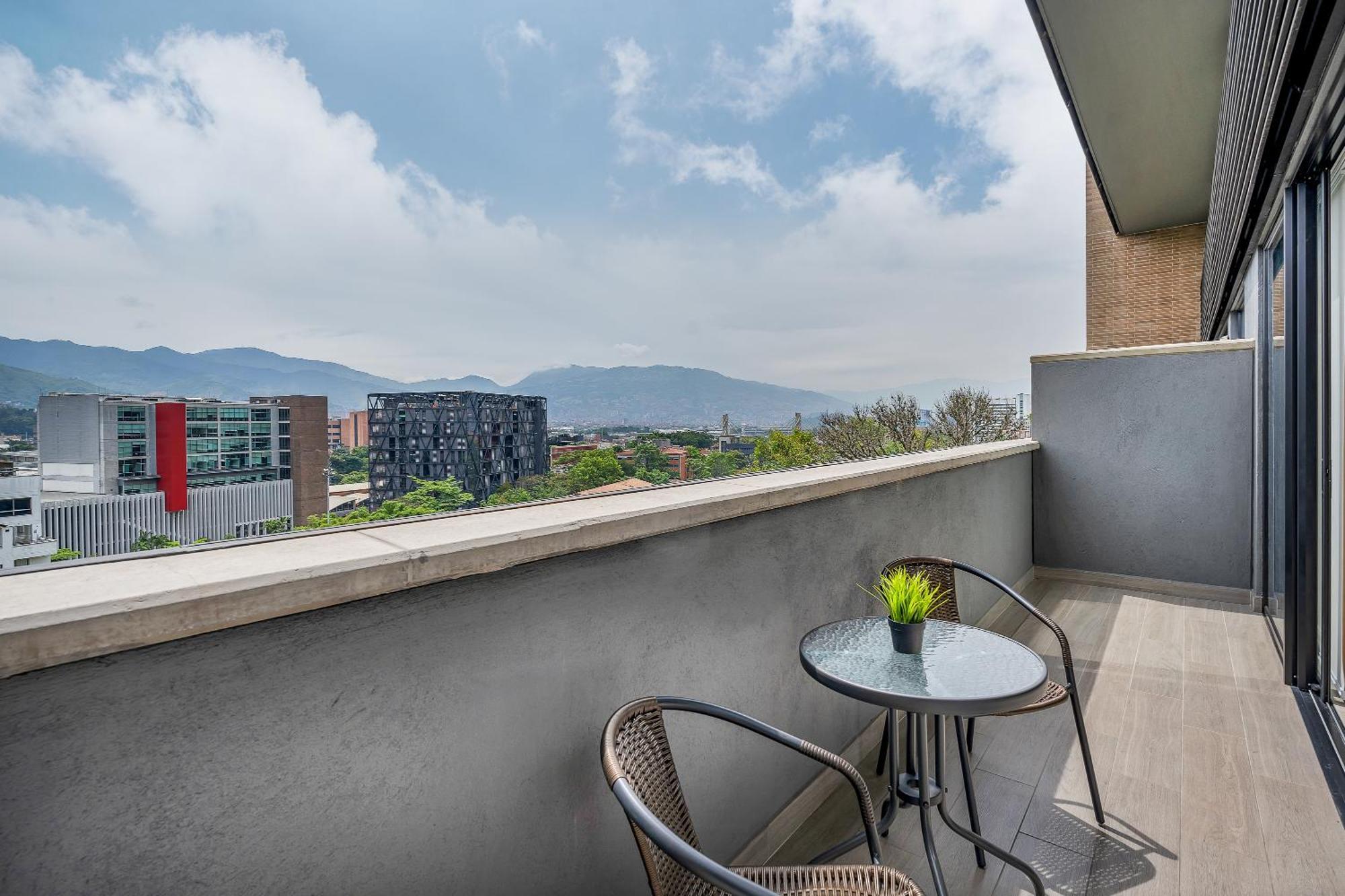 Apartamentos Go Living & Suites By Housy Host Medellín Zewnętrze zdjęcie