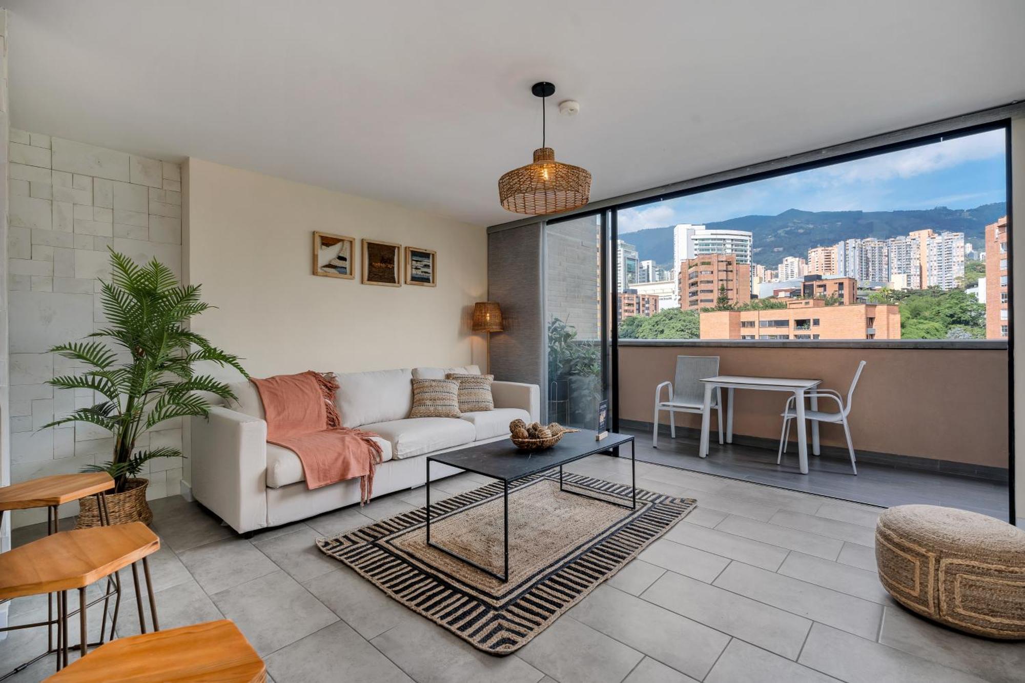 Apartamentos Go Living & Suites By Housy Host Medellín Zewnętrze zdjęcie